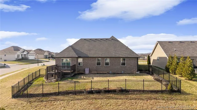 $344,900 | 2000 Crestview Lane, Georgetown, IN 47122