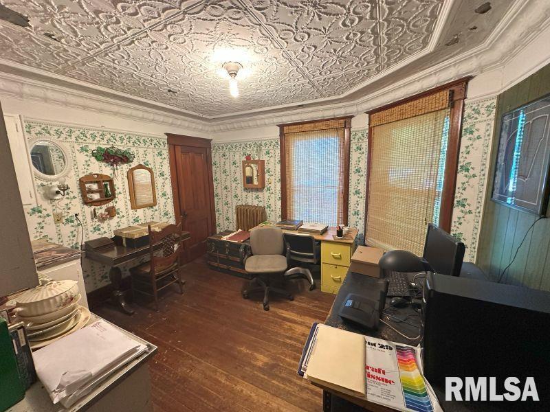 605 Fulton Street Grand Mound, IA 52751 - Photo 15 of 16 a living room with furniture and a window