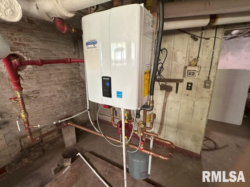 605 Fulton Street Grand Mound, IA 52751 - Photo 16 of 16 a view of a room with wooden door