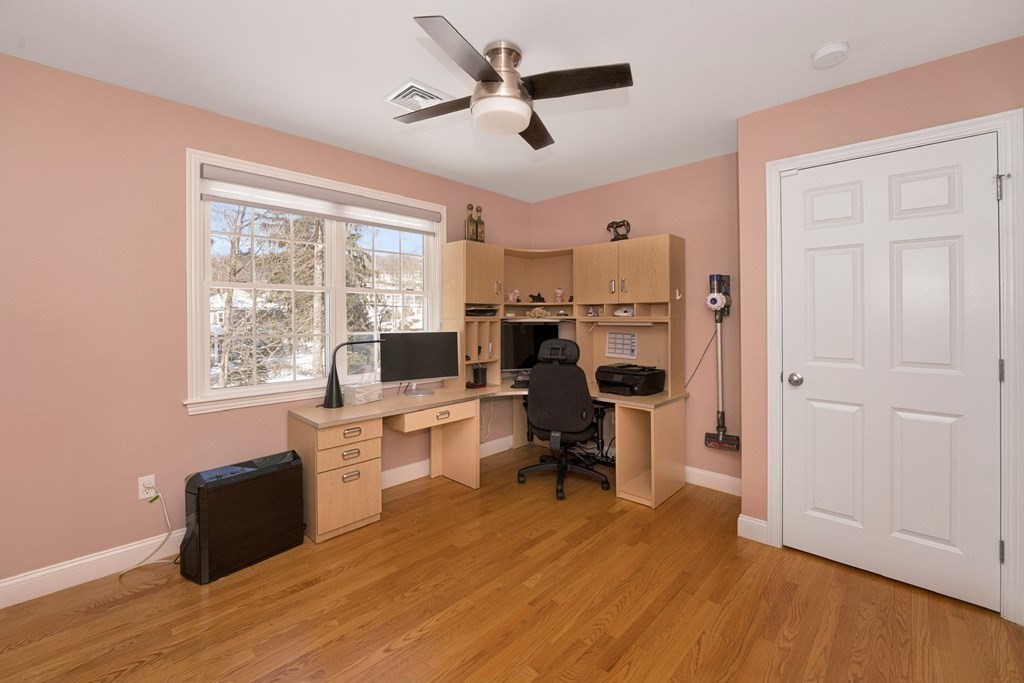 11 Sanderson Road Waltham, MA 02451 - Photo 14 of 19