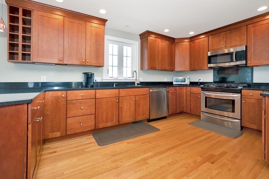 11 Sanderson Road Waltham, MA 02451 - Photo 7 of 19