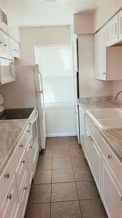 $1,195 | 606 West Main Street, Waxahachie, TX 75165