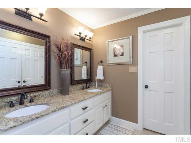 6804 Spring Run Circle Raleigh, NC 27615 - Photo 21 of 24 Master Bath/Spa