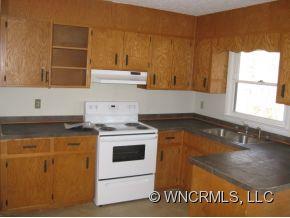 319 Log Cabin Road Waynesville, NC 28786 - Photo 2 of 8 Gallery Image 2