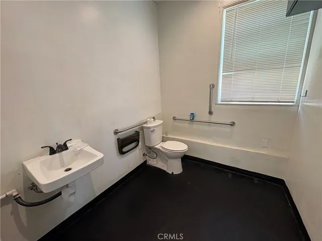 $1,700 | 3012 East 7th Street, Long Beach, CA 90804