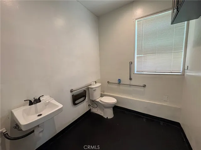 $1,700 | 3012 East 7th Street, Long Beach, CA 90804