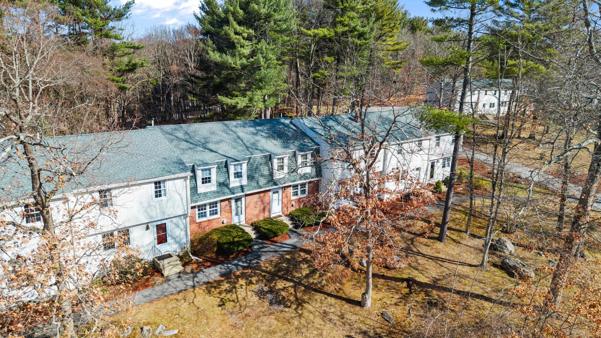 35 Olde Country Village Road, Unit 35 Londonderry, NH 03053 - Photo 35 of 44