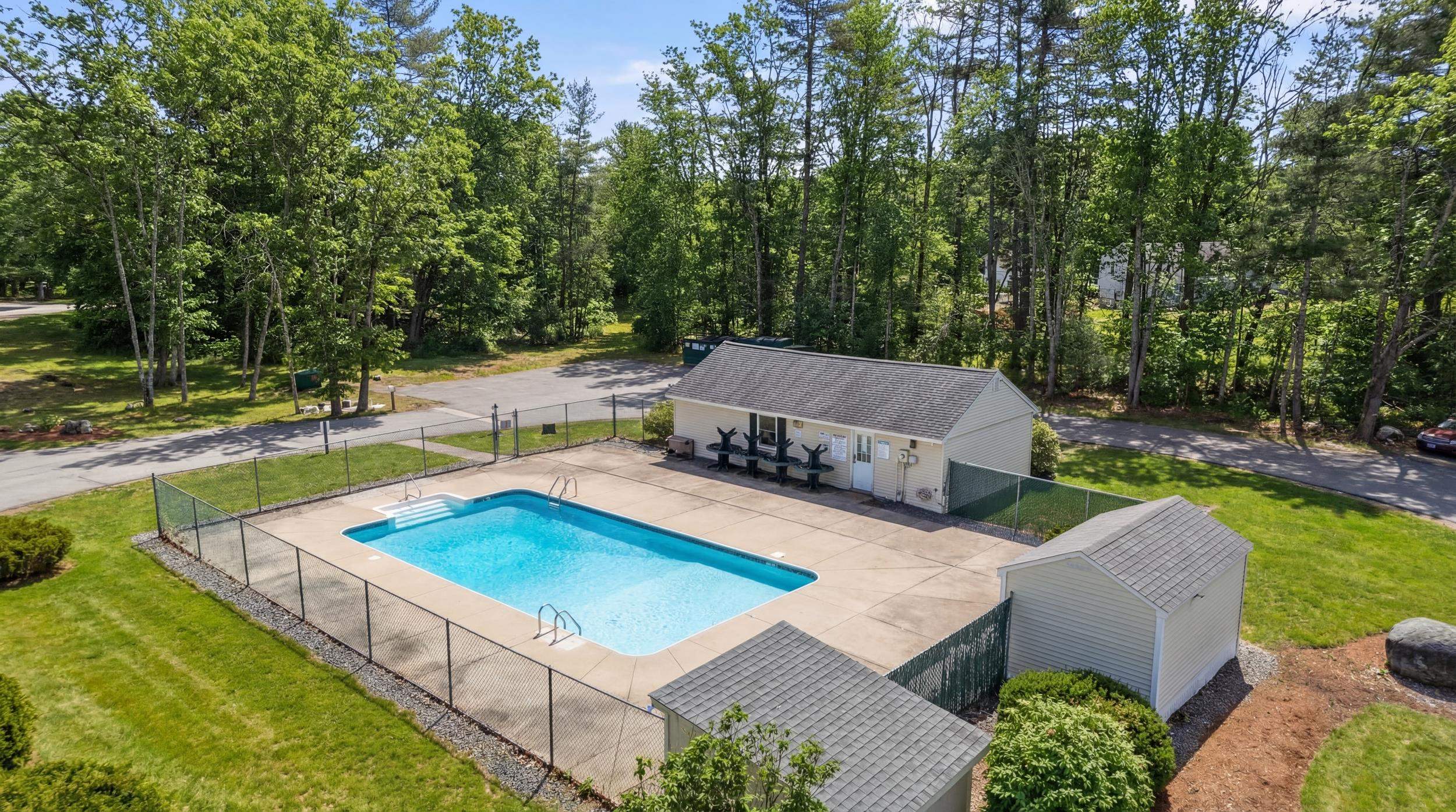 35 Olde Country Village Road, Unit 35 Londonderry, NH 03053 - Photo 39 of 44