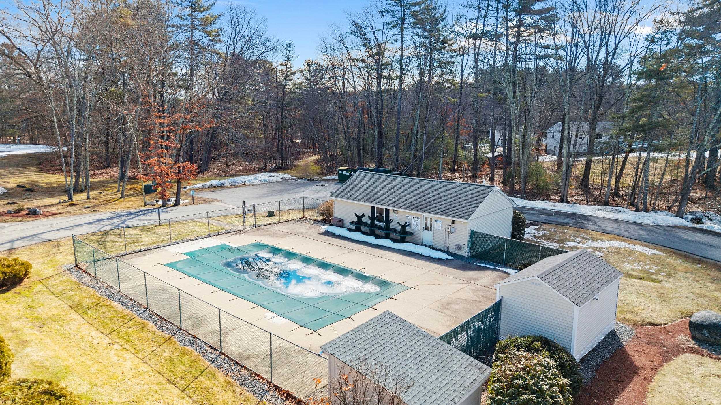 35 Olde Country Village Road, Unit 35 Londonderry, NH 03053 - Photo 40 of 44