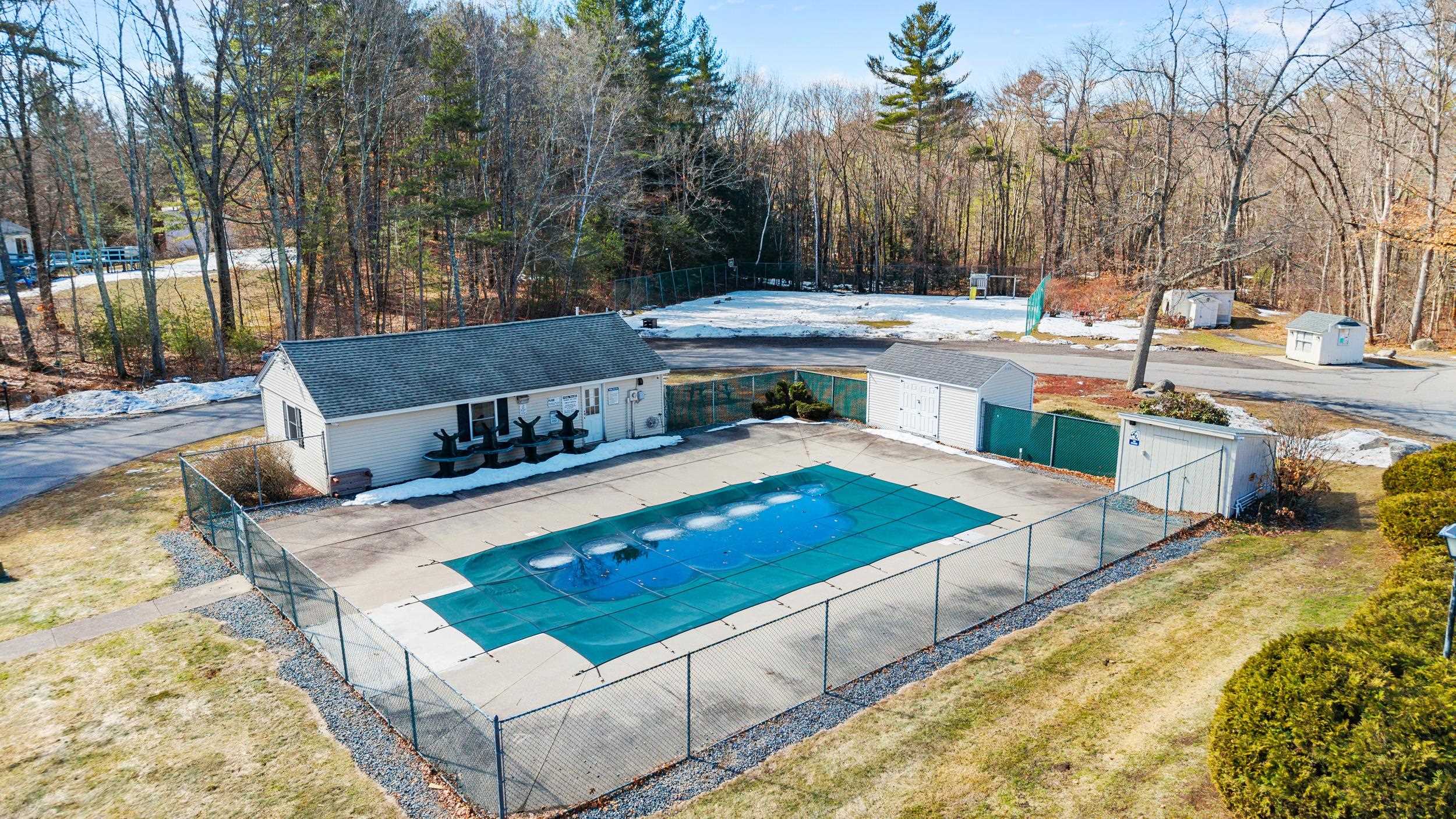 35 Olde Country Village Road, Unit 35 Londonderry, NH 03053 - Photo 41 of 44