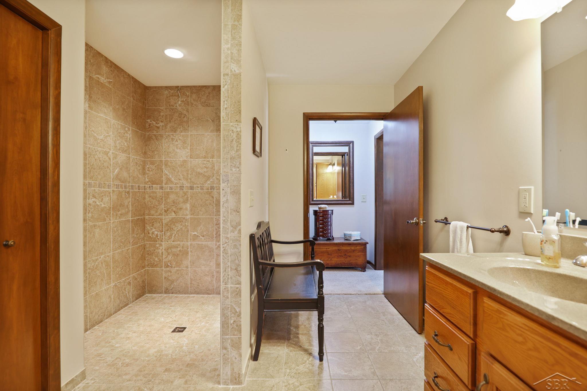 3574 Hemmeter Road Saginaw, MI 48603 - Photo 28 of 42 50116171-27.JPG