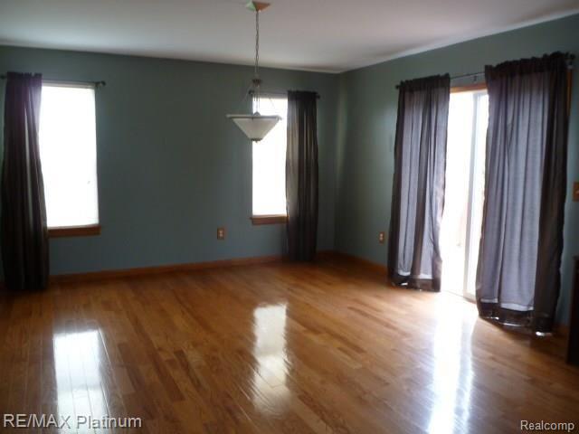 8166 Pinckney Road Pinckney, MI 48169 - Photo 5 of 15 P1030098.jpg