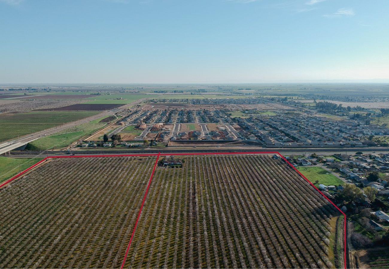 3370 Highway 140 Merced, CA 95340 - Photo 11 of 14 a view of balcony with wooden floor