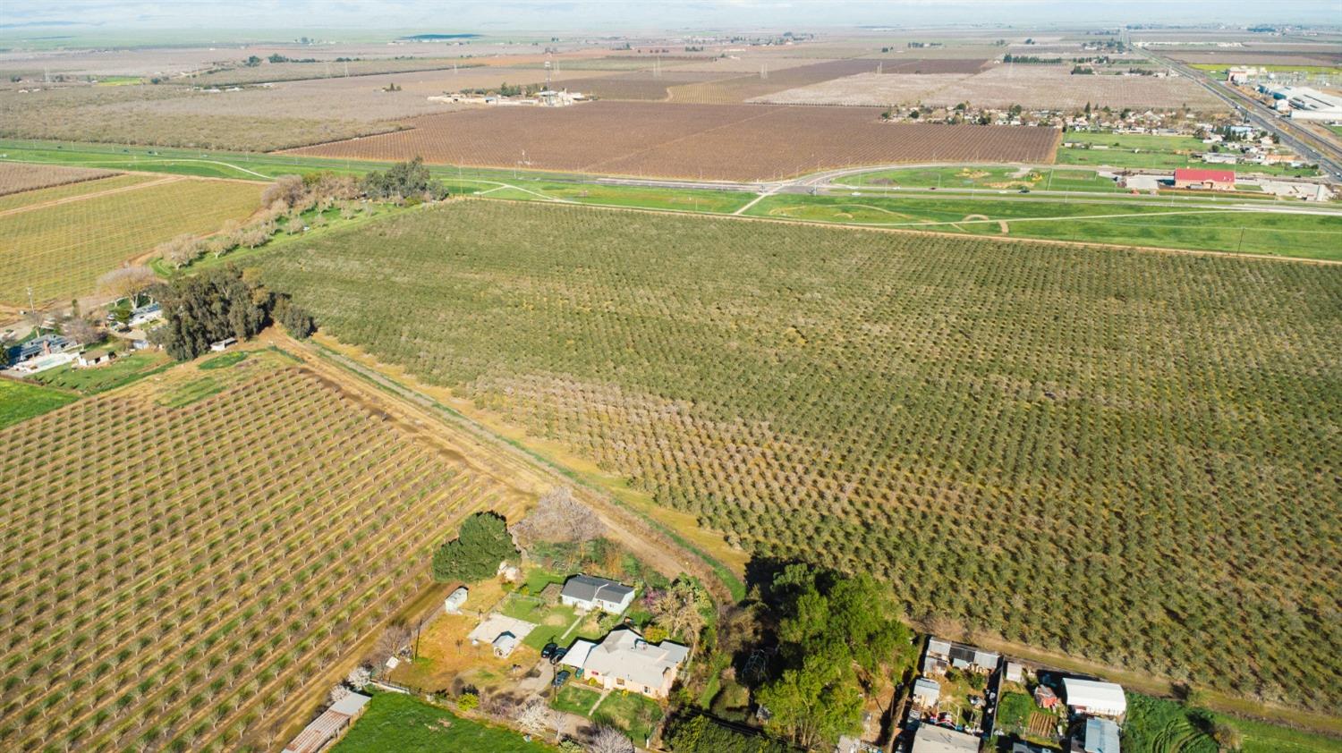 3370 Highway 140 Merced, CA 95340 - Photo 3 of 14 a view of an ocean view