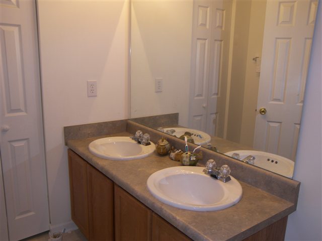 121 Wickersham Way Easley, SC 29642 - Photo 8 of 11 Gallery Image 8