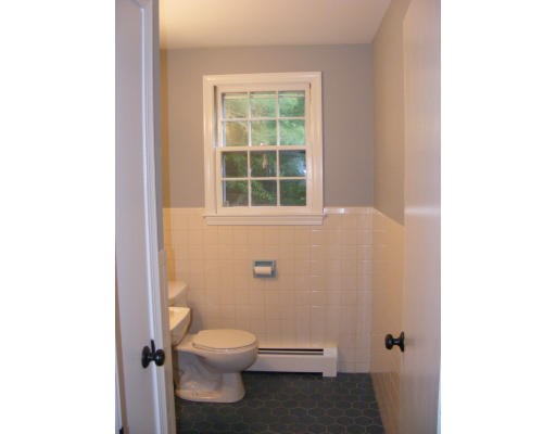 42 Donald Road Burlington, MA 01803 - Photo 6 of 11 Gallery Image 6