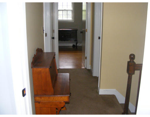 42 Donald Road Burlington, MA 01803 - Photo 10 of 11 Gallery Image 10