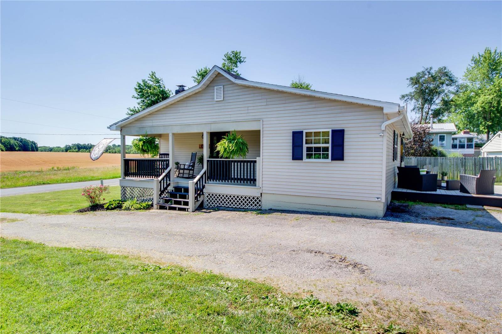 8514 Lageman Road Godfrey, IL 62035 - Photo 4 of 32