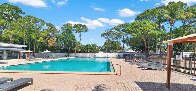 $154,950 | 2700 Coconut Bay Lane, Unit 419, Sarasota, FL 34237