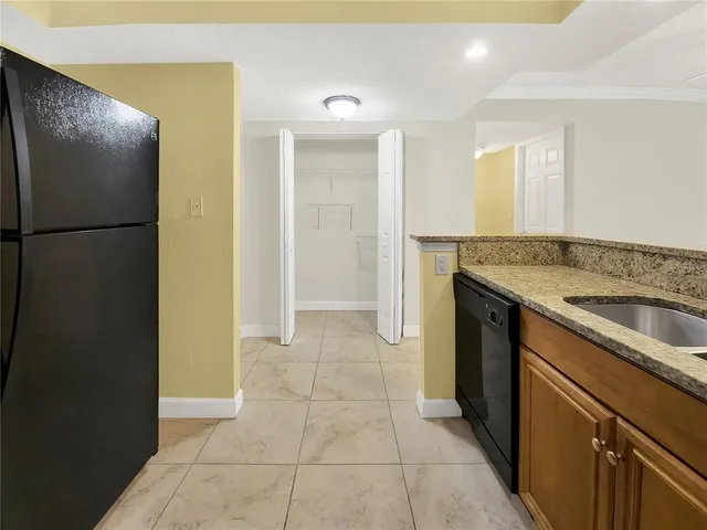 $154,950 | 2700 Coconut Bay Lane, Unit 419, Sarasota, FL 34237