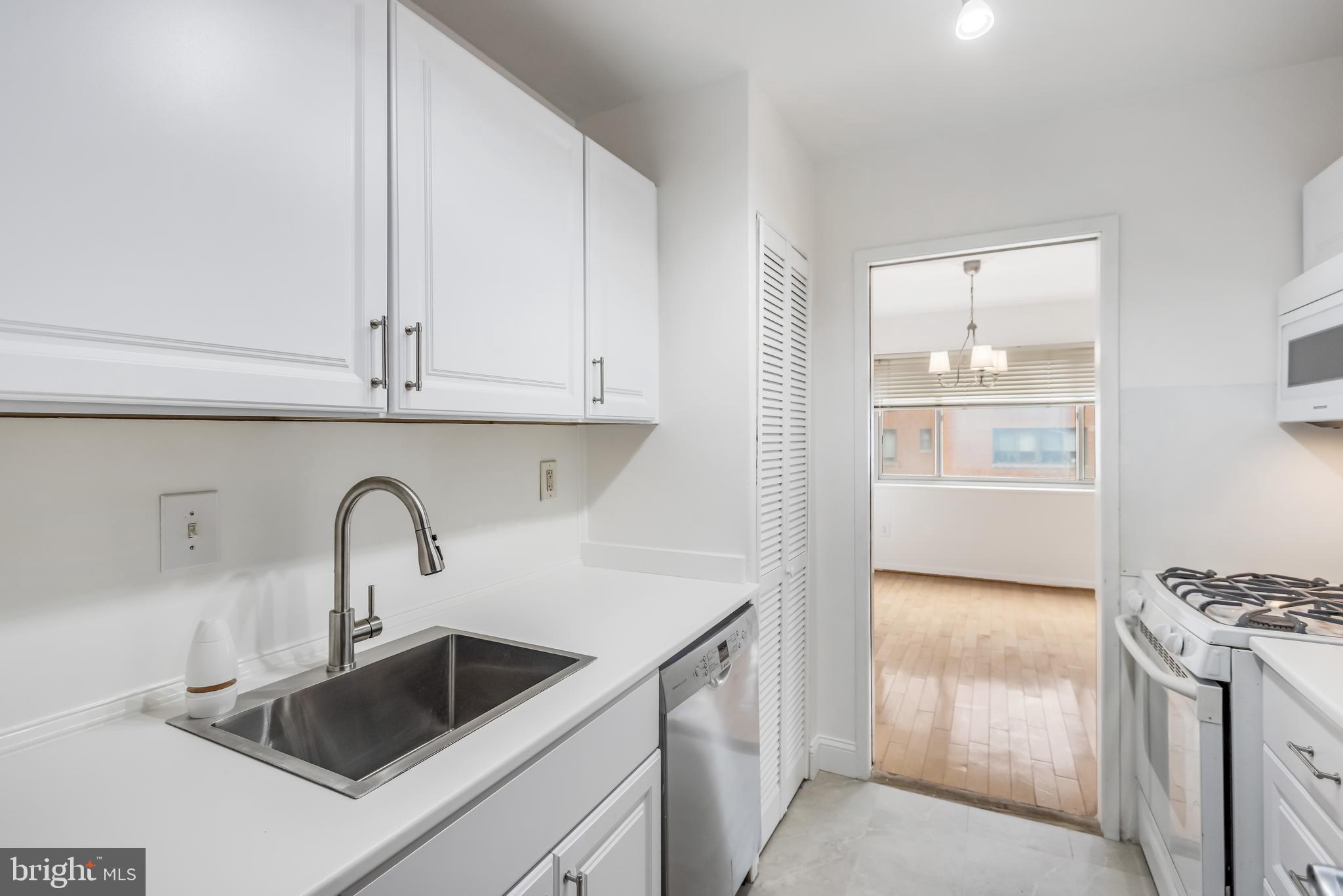 3900 Tunlaw Road Northwest, Unit 305 Washington, DC 20007 - Photo 10 of 32