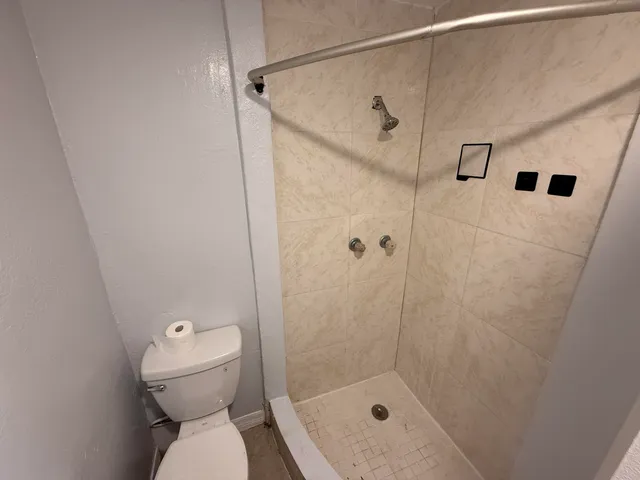 $1,200 | 3300 Broadway Avenue, Unit 11, West Palm Beach, FL 33407