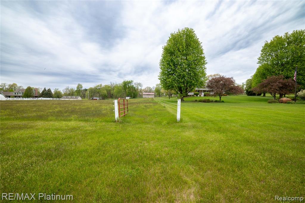 12987 Holtforth Road Fenton, MI 48430 - Photo 45 of 46