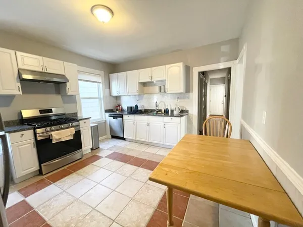 $3,800 | 9 Taft Street, Unit 2, Boston, MA 02125
