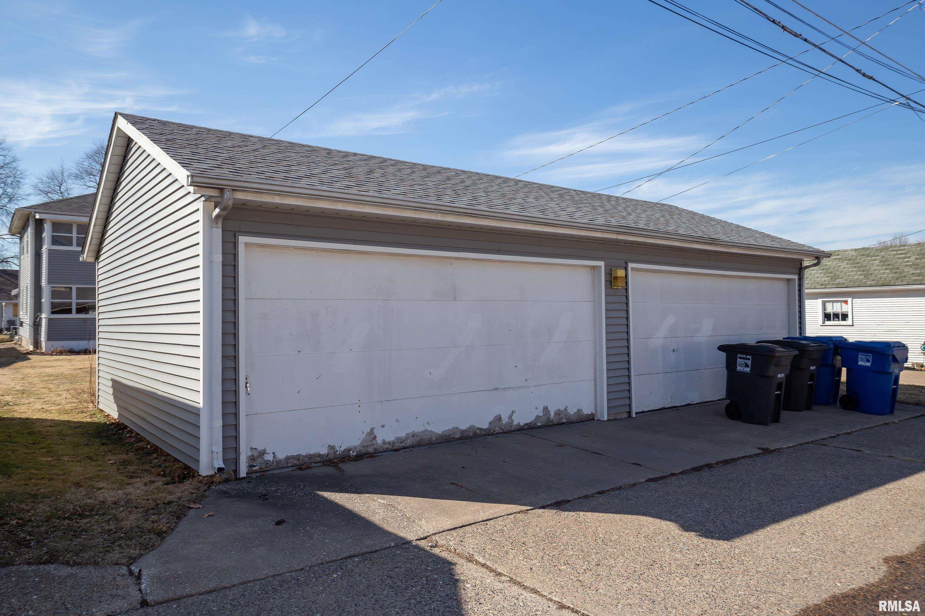 2010-2012 12th Street Moline, IL 61265 - Photo 3 of 9