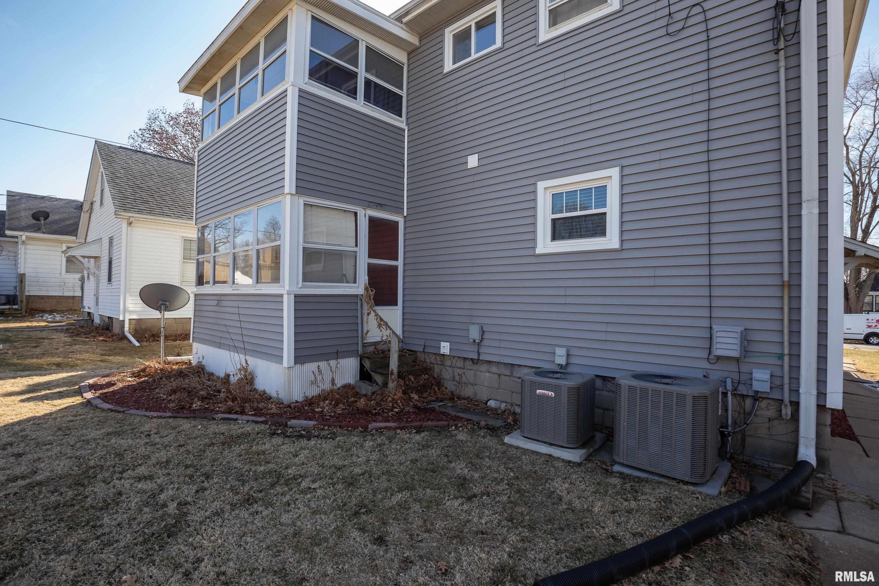 2010-2012 12th Street Moline, IL 61265 - Photo 9 of 9