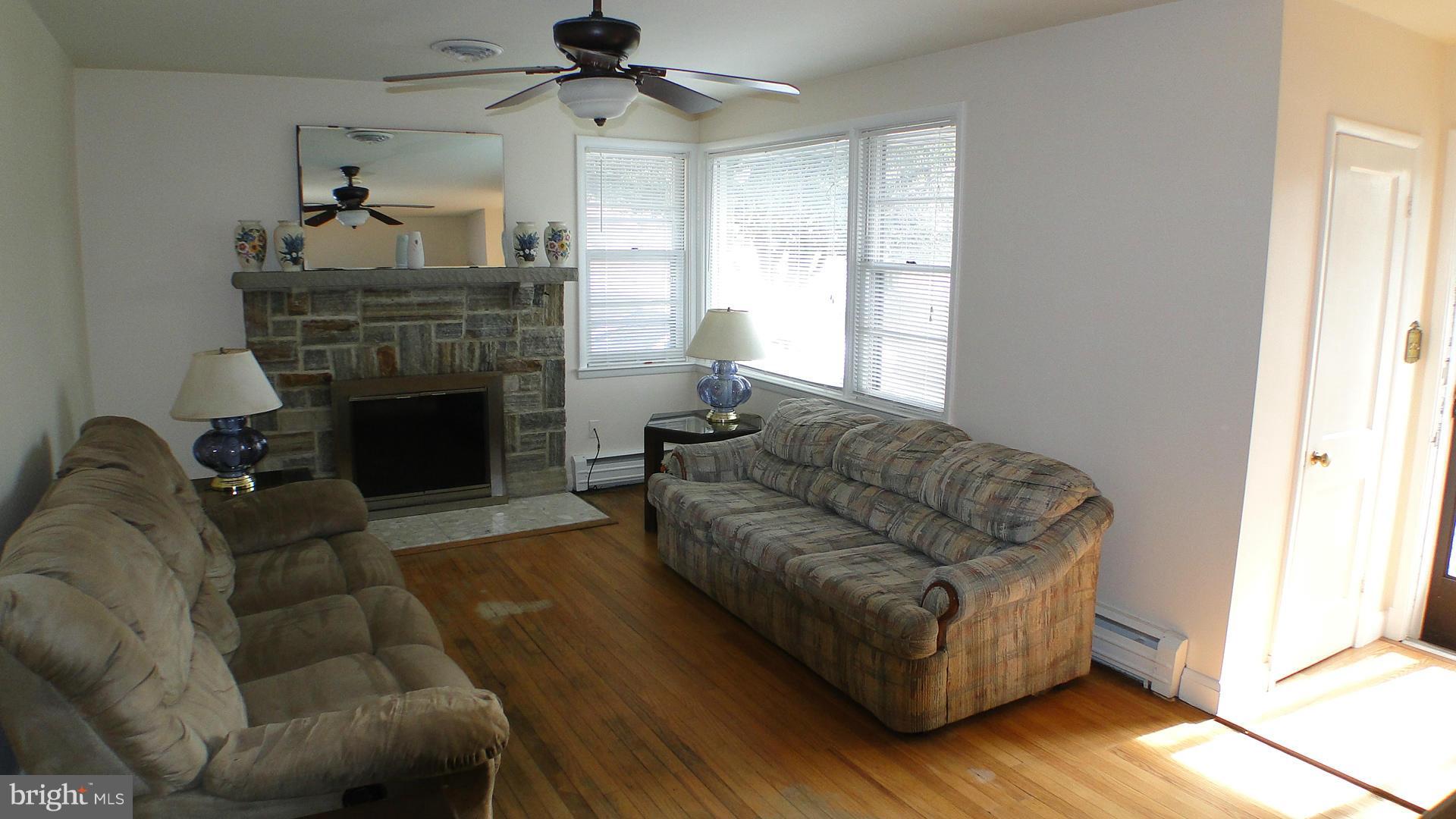 3416 Chapman Road Randallstown, MD 21133 - Photo 2 of 21 Living Room