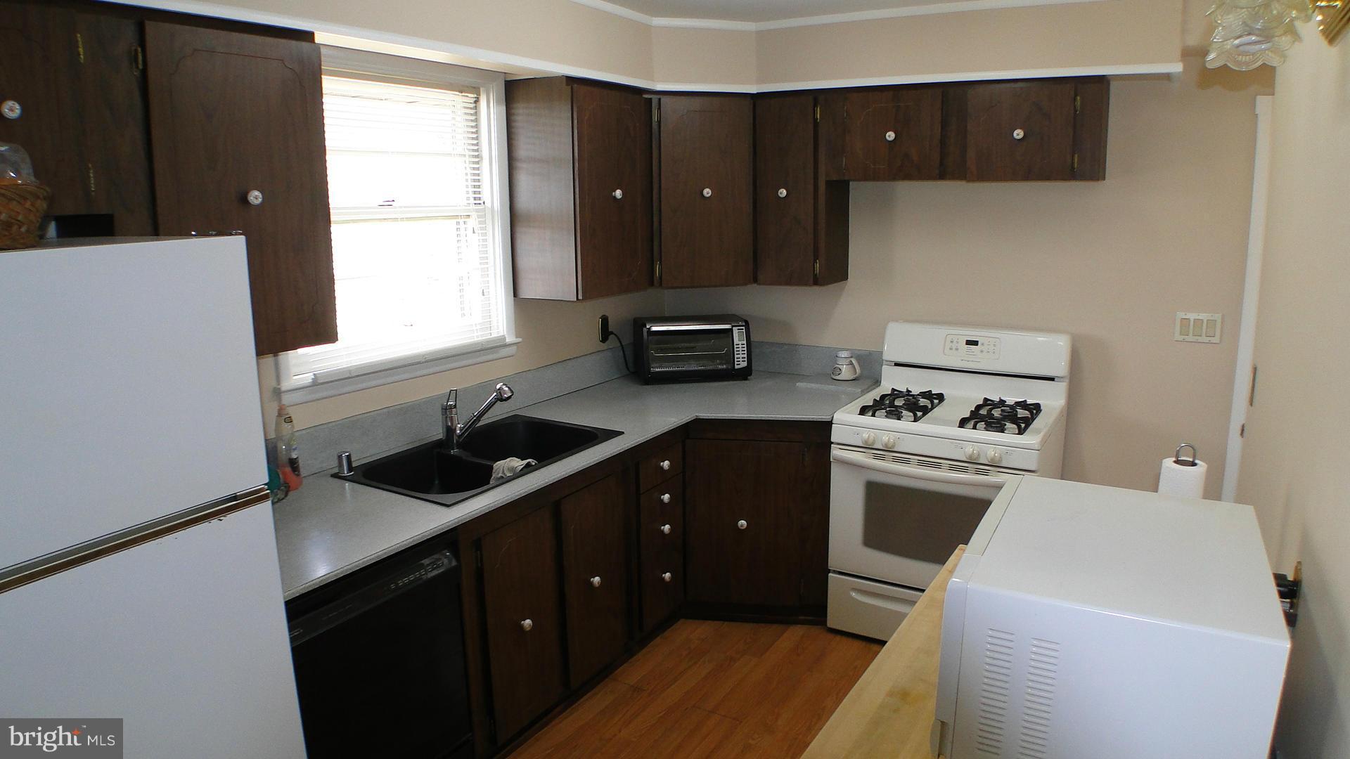 3416 Chapman Road Randallstown, MD 21133 - Photo 7 of 21 Kitchen