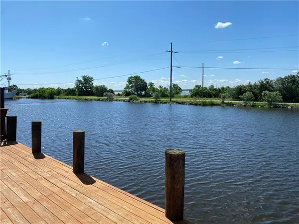 $1,950 | 217 Marina Road, Chalmette, LA 70043