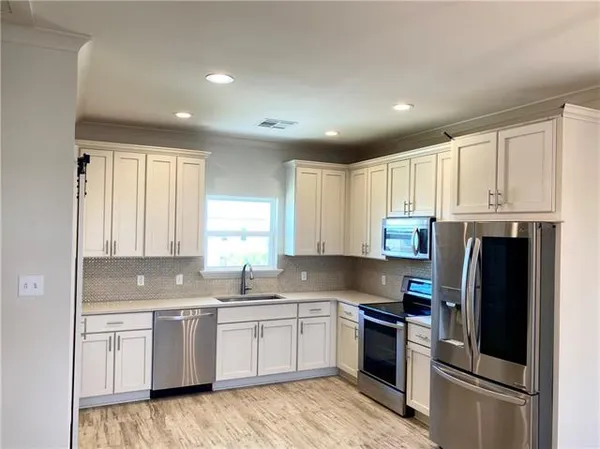 $1,950 | 217 Marina Road, Chalmette, LA 70043