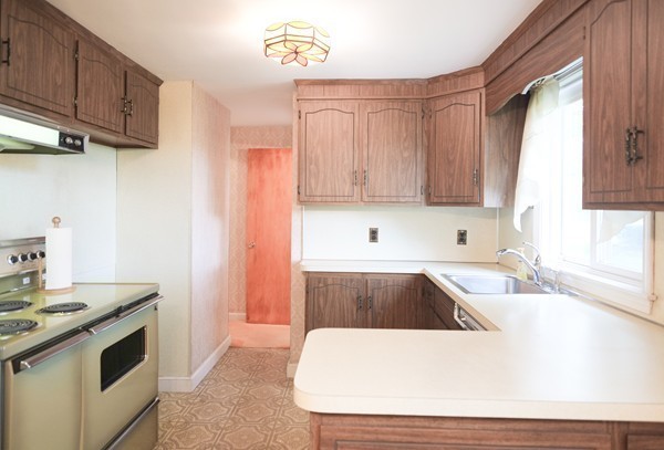 2 Lawrence Road Wayland, MA 01778 - Photo 9 of 23 Gallery Image 9