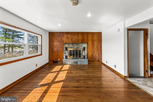 $349,900 | 188 Hillcrest Road, New Holland, PA 17557