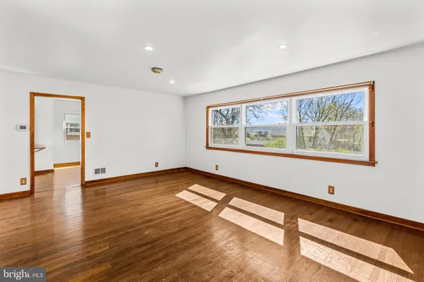 $349,900 | 188 Hillcrest Road, New Holland, PA 17557