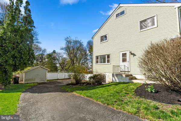 $349,900 | 188 Hillcrest Road, New Holland, PA 17557