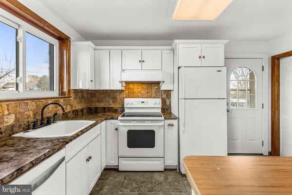 $349,900 | 188 Hillcrest Road, New Holland, PA 17557