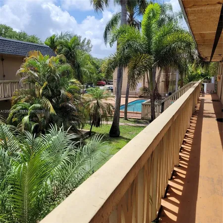 $159,900 | 1370 Northeast 119th Street, Unit 137015, Miami, FL 33161