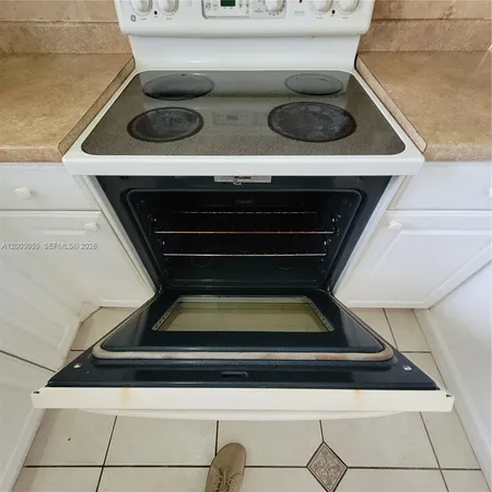 $159,900 | 1370 Northeast 119th Street, Unit 137015, Miami, FL 33161