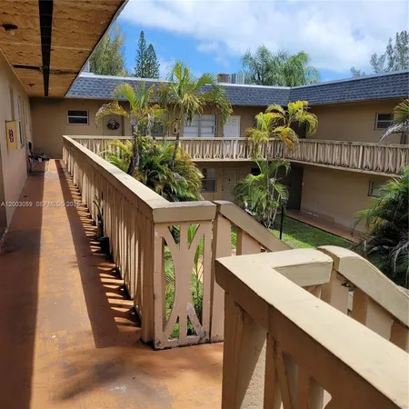 $159,900 | 1370 Northeast 119th Street, Unit 137015, Miami, FL 33161