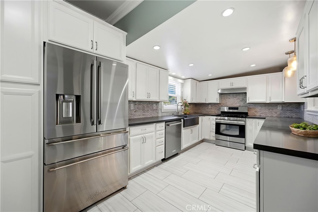 3364 Cedar Street Riverside, CA 92501 - Photo 9 of 27 Gallery Image 9