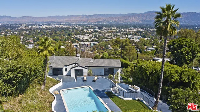 $3,498,000 | 3712 Berry Drive, Studio City, CA 91604