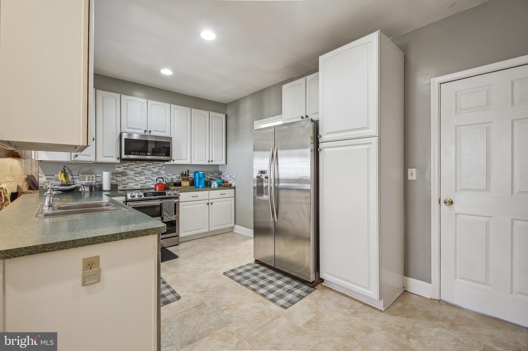 2572 Davidsonville Road Gambrills, MD 21054 - Photo 14 of 23 Kitchen