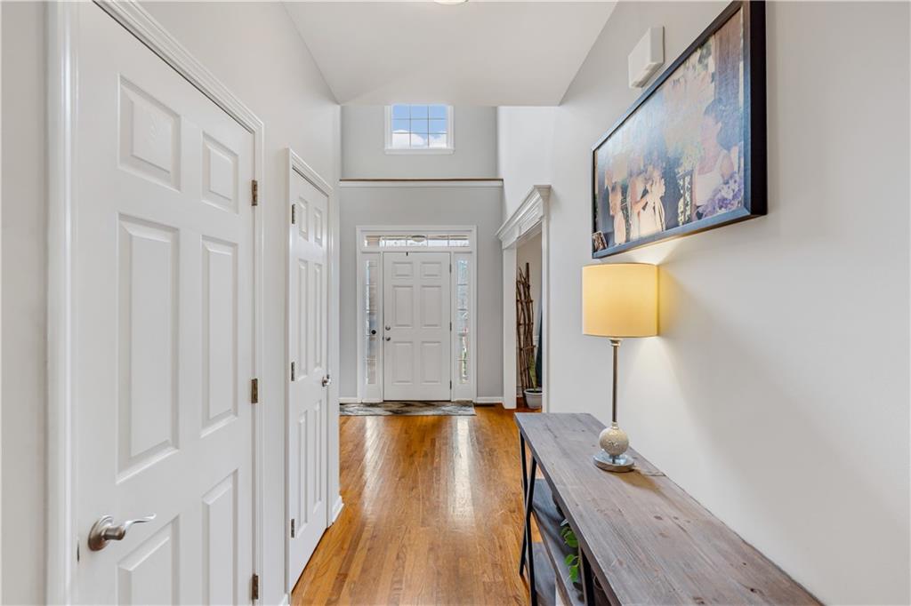 860 Valley Drive Canton, GA 30114 - Photo 5 of 62