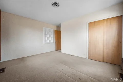 $550,000 | 28 Black Oak Drive, Sunset Hills, MO 63127