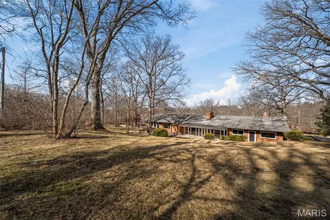$550,000 | 28 Black Oak Drive, Sunset Hills, MO 63127