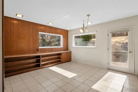 $550,000 | 28 Black Oak Drive, Sunset Hills, MO 63127