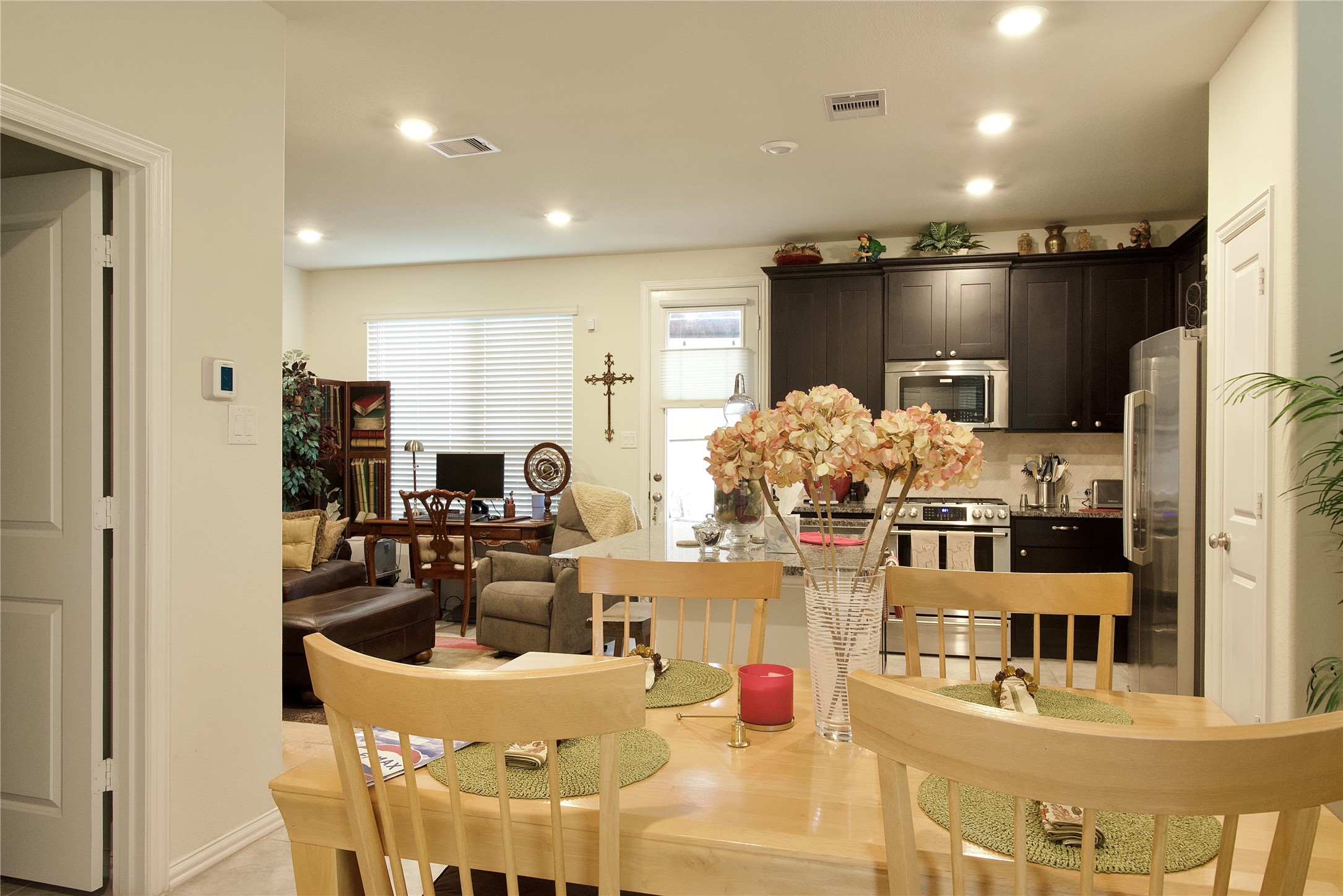 1838 Ryon Falls Drive Richmond, TX 77469 - Photo 4 of 41